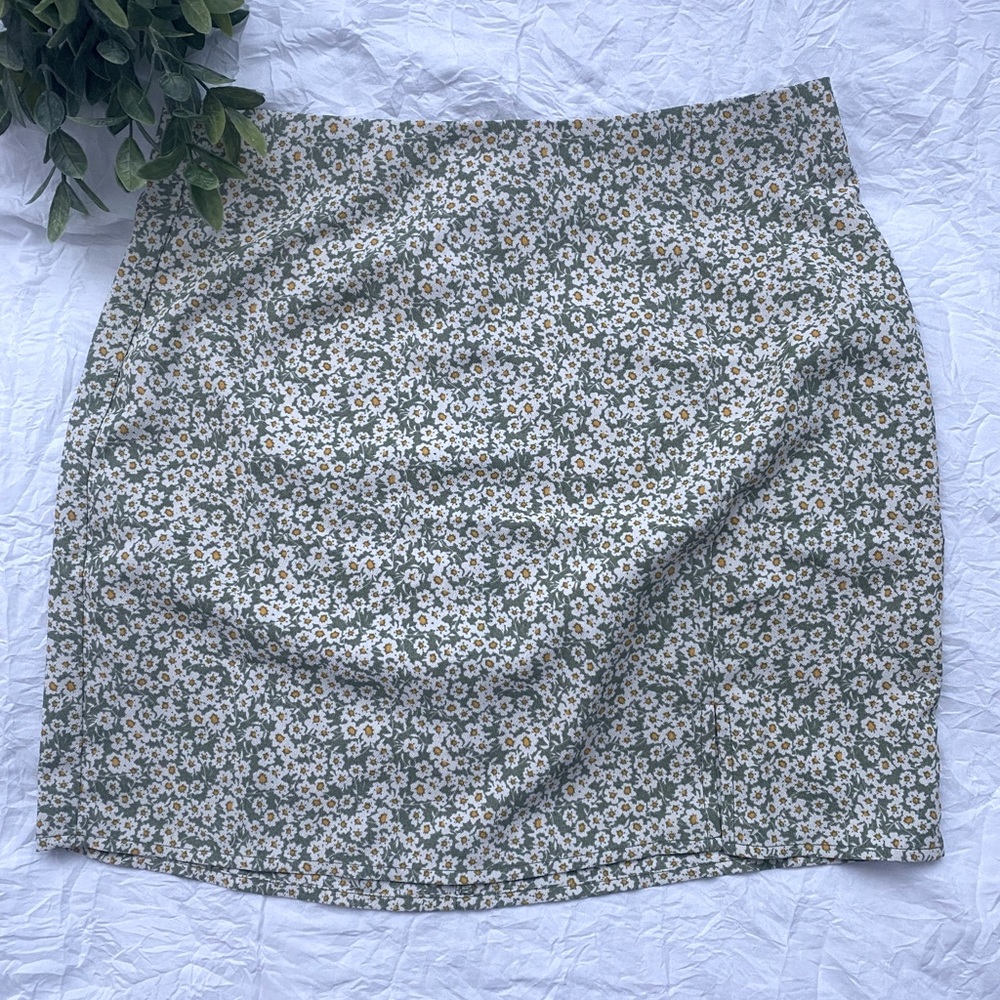 Aeropostale floral high-waisted skirt, Small, Used